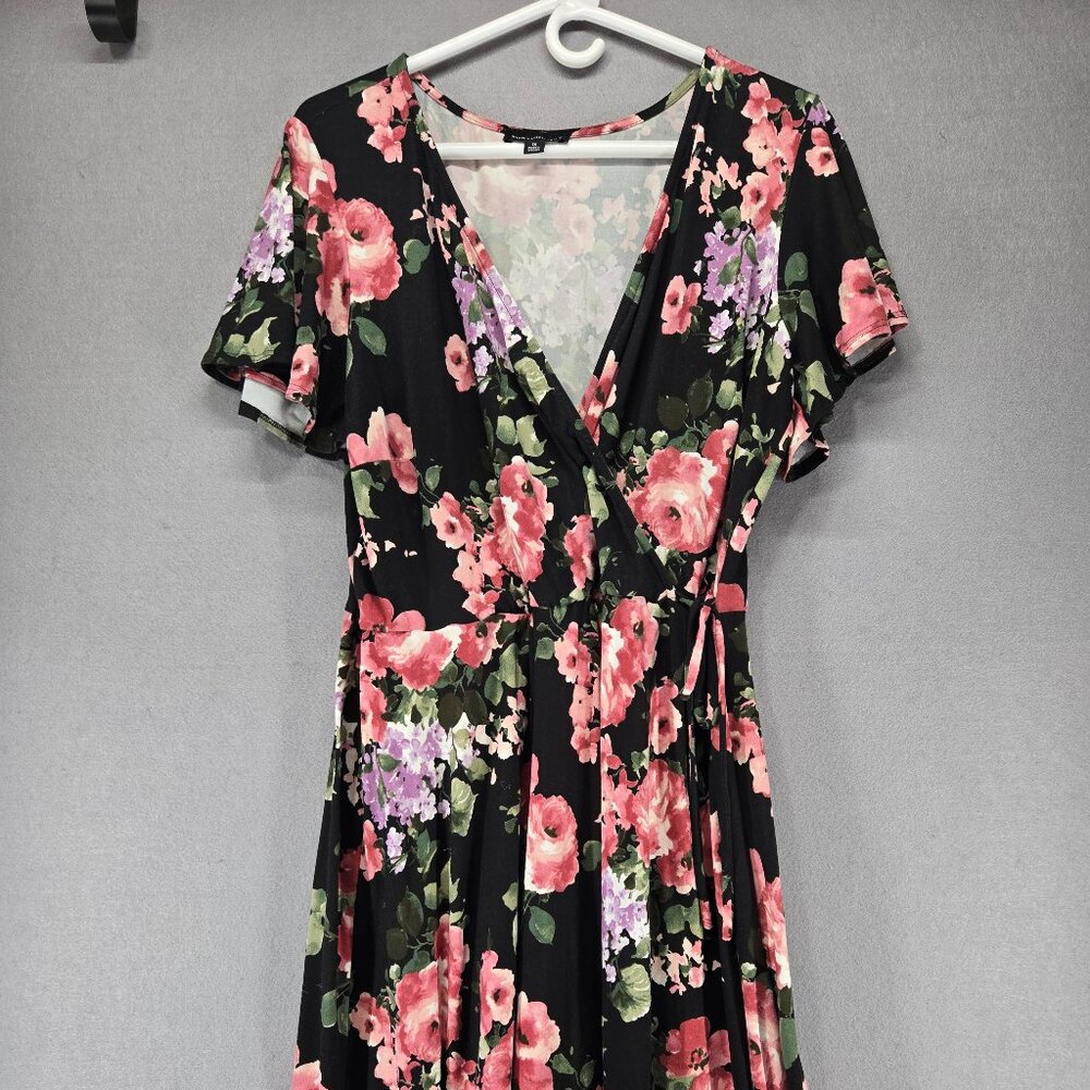 Fortune + Ivy Black Floral Print Knee Length Dress, V neck, Flutter Sleeve, 1X